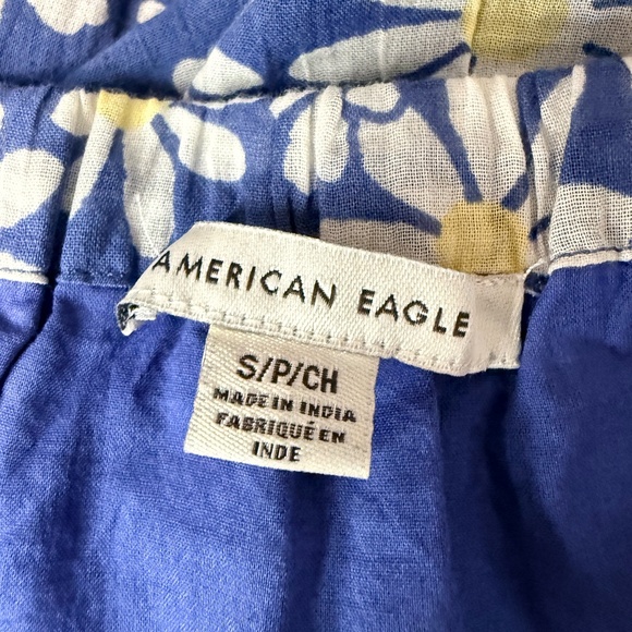AMERICAN EAGLE OUTFITTERS Square Neck Cropped Daisy Top (Size S) - Picture 11 of 14